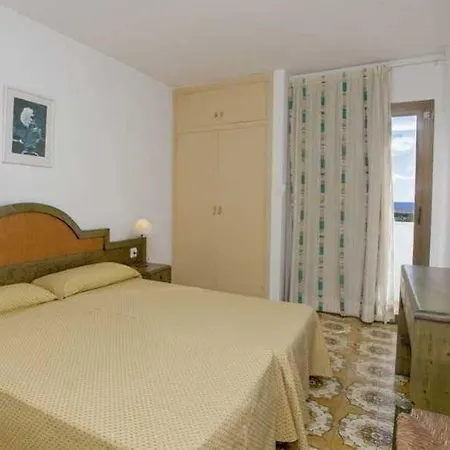 Bon Lloc * Santa Eularia des Riu