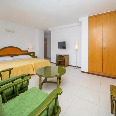 Bon Lloc * Santa Eularia des Riu