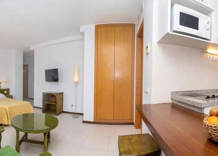 Bon Lloc Apartment *