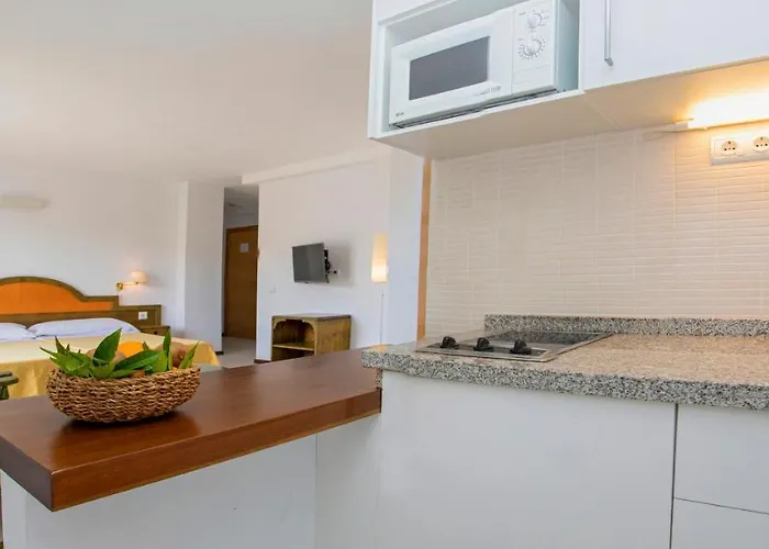 Bon Lloc * Santa Eularia des Riu